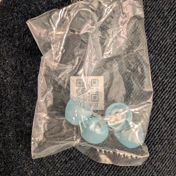 SONY WF-SP800N Noise Cancelling Earbuds - Picture 5 of 5